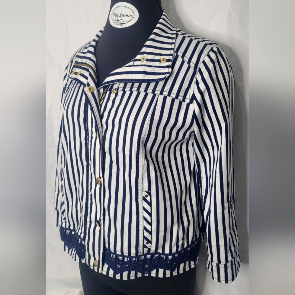 Chico's Navy Striped Women's  Zip -up Snap-on Jacket. Size OP Petite Fits Medium